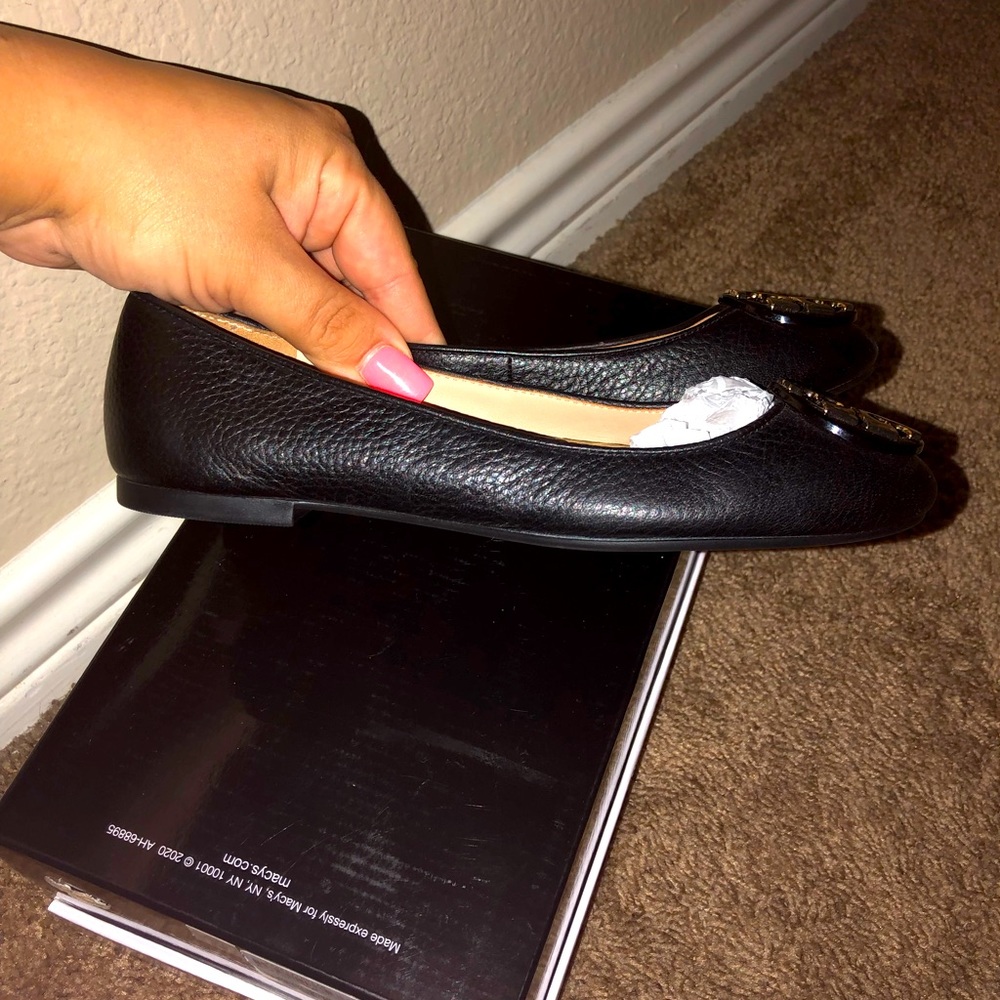 Size 5 women Tory Burch flats
